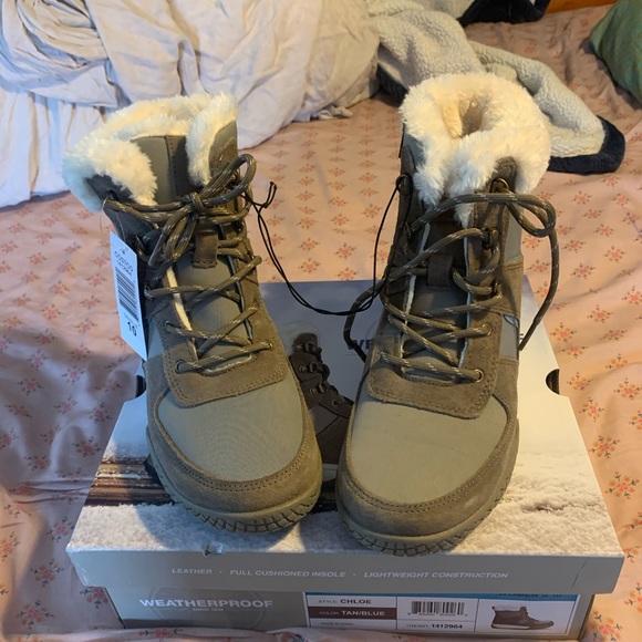 NIB Weatherproof Leather Chloe Boots - Picture 7 of 7